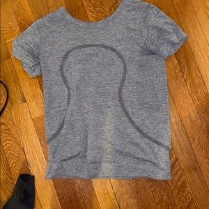 lulu lemon t shirt